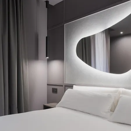 Livvo La Escarlata Otel