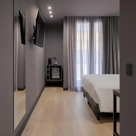 Livvo La Escarlata Otel