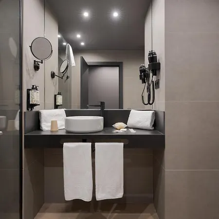 Otel Livvo La Escarlata 4*