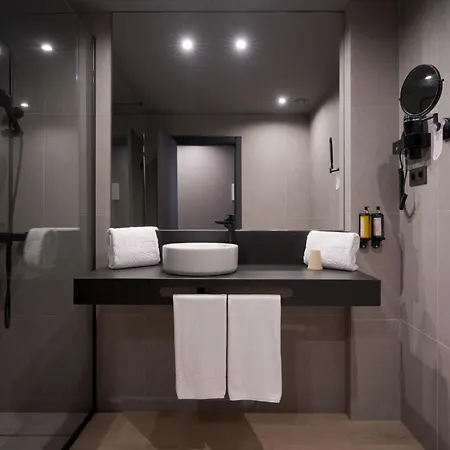 Livvo La Escarlata 4*