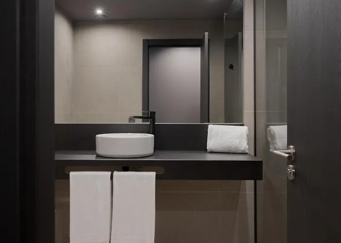 호텔 Livvo La Escarlata 4*