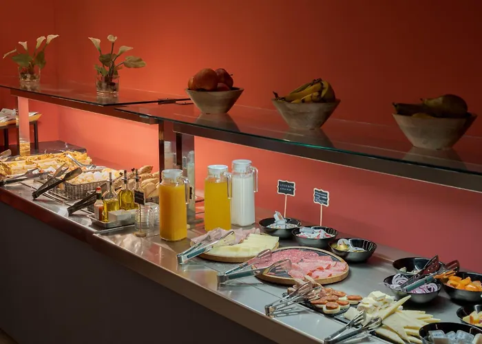 Livvo La Escarlata Hotel