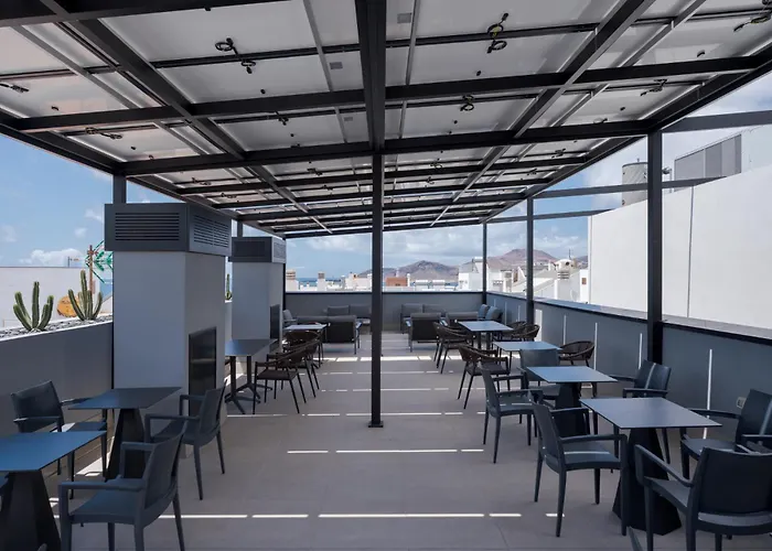 Livvo La Escarlata Hotel