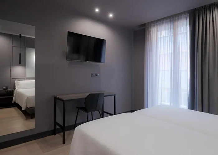 Livvo La Escarlata 4*