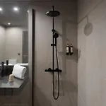 Livvo La Escarlata Hotel