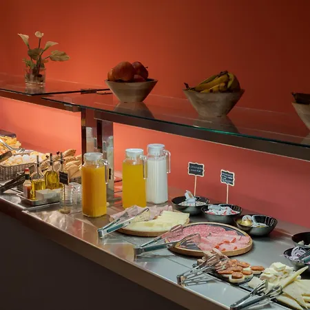 Livvo La Escarlata Отель